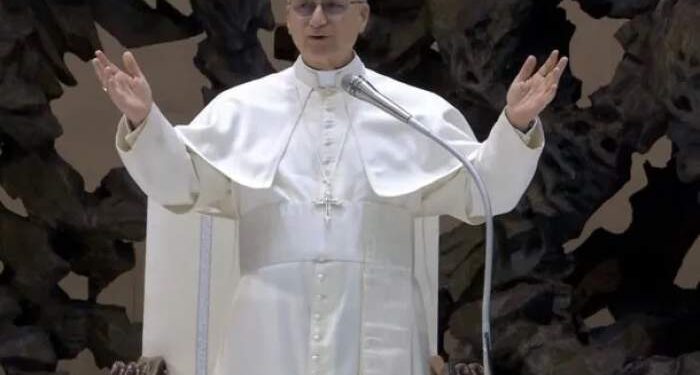 El papa León XIV llamó a los líderes del mundo a negociar la paz