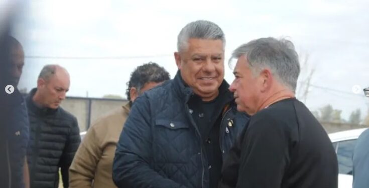 Chiqui Tapia llegó a Corrientes con la Copa del Mundo