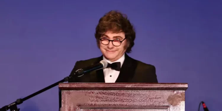 Parálisis del cronograma de campaña de Milei: ajustes a la espera de su regreso