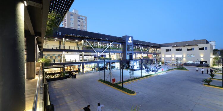 Corrientes: Valdés inauguró el nuevo Centro Comercial de La Unidad