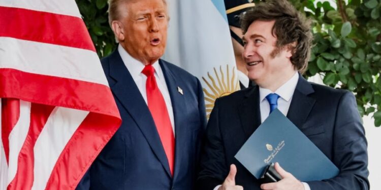 Donald Trump felicitó a Javier Milei por la victoria en las elecciones