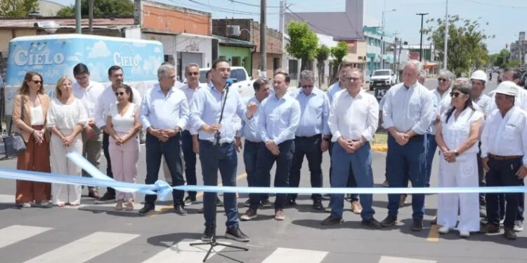 Valdés inauguró la ampliación de la Escuela Especial N°2 de Goya