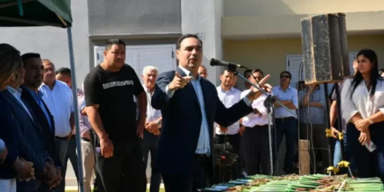 Valdés: “La próxima gestión seguirá con el sueño del techo propio”