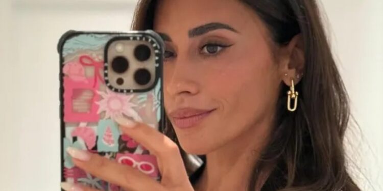 Antonela Roccuzzo puso en venta su ropa por una buena causa