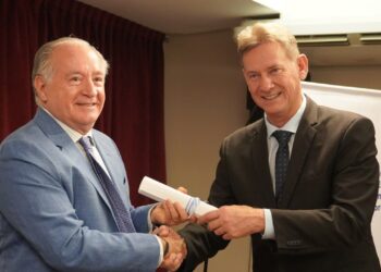 Diógenes González recibió su diploma como diputado nacional electo y llamó a construir consensos en el Congreso