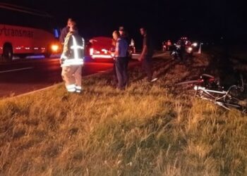 Dos ciclistas fueron atropellados por un colectivo sobre Ruta 12