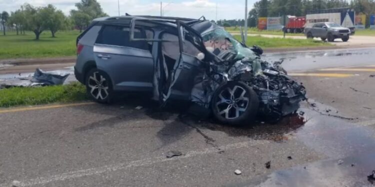 Un pastor y exsenador mendocino chocó contra un camión en Santa Fe