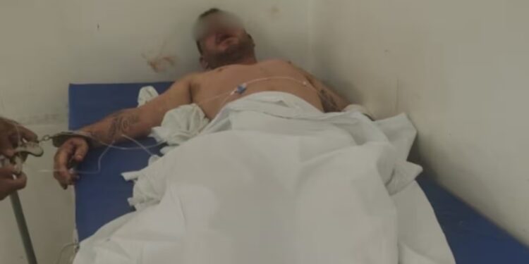 Un hombre desfiguró a golpes a su hijastra de 7 años: los vecinos casi lo linchan