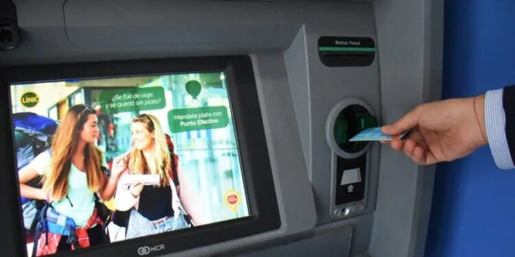 Valdés anunció el pago del Plus de Refuerzo de diciembre para activos y jubilados