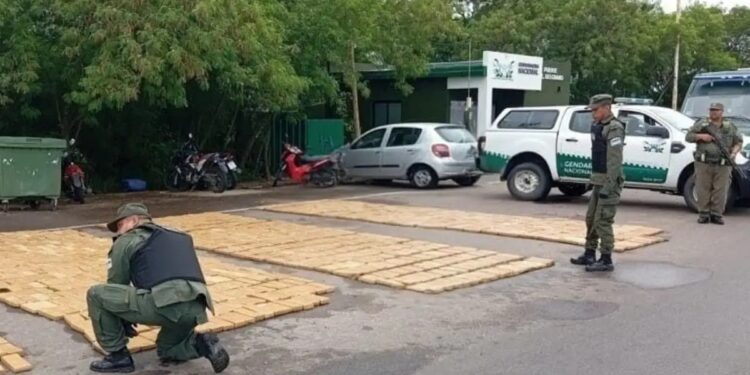 Puente Chaco-Corrientes: incautaron más de una tonelada de marihuana