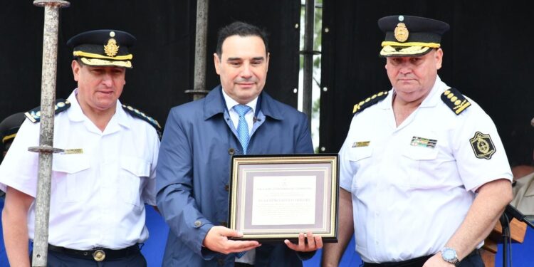 SE SUMAN 665 EFECTIVOS Valdés encabezó el acto de la 6° Promoción de cabos destacando el comienzo de “una nueva etapa más fortalecida de la Policía”