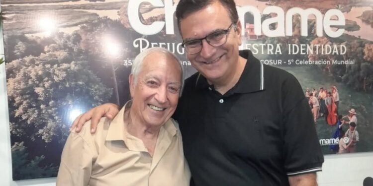 El conductor chamamecero Raúl Báez sufrió el robo de su cámara