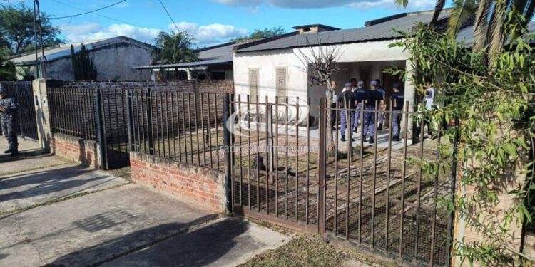 Hallaron a un hombre muerto en su casa en Chaco: tenía los pies atados