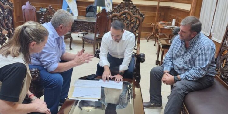 JP Valdés contiene a intendentes por la caída de coparticipación