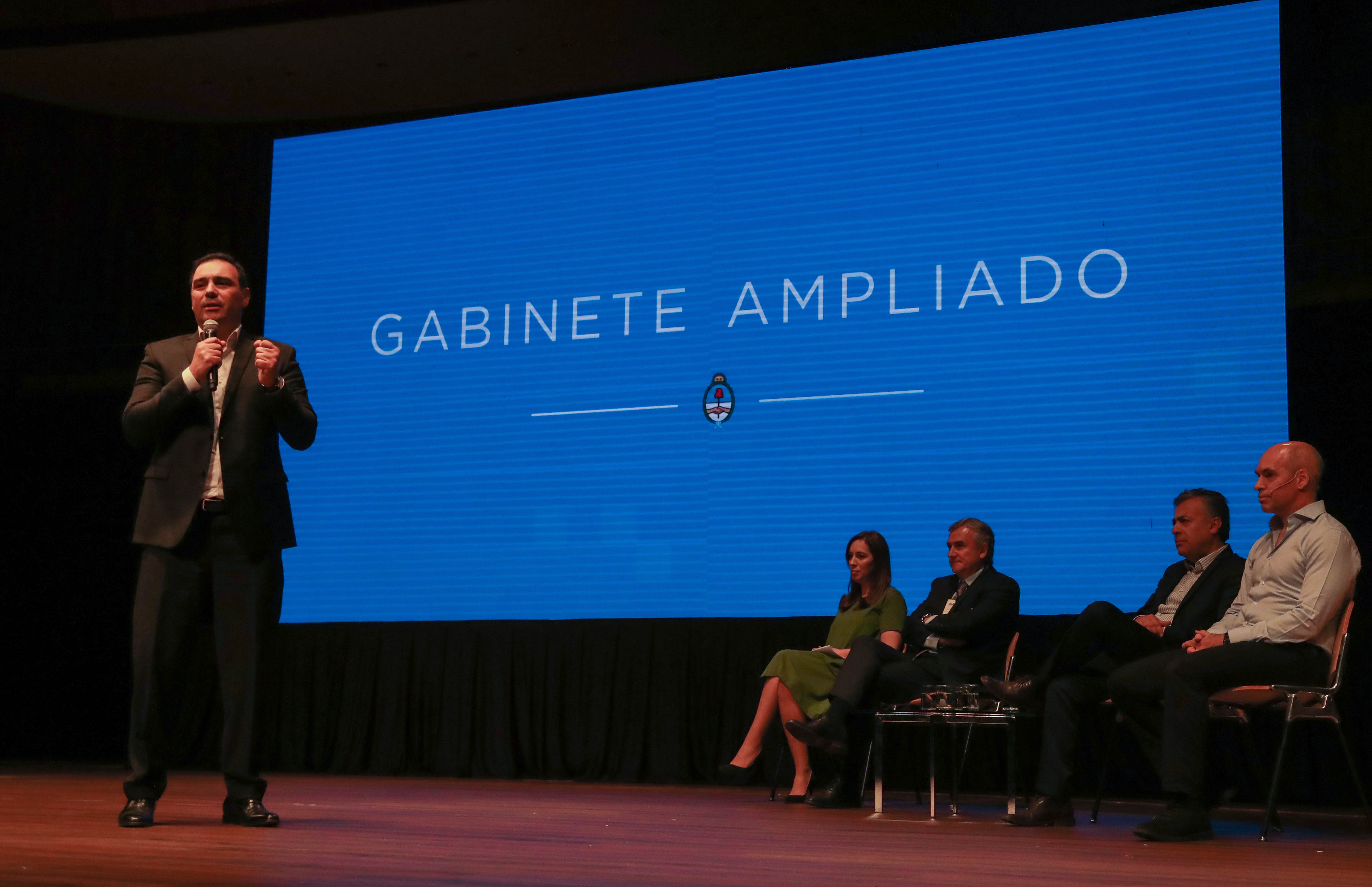 Valdés ratificó su compromiso de transformar la Argentina  en la reunión de Gabinete Ampliado de la Nación