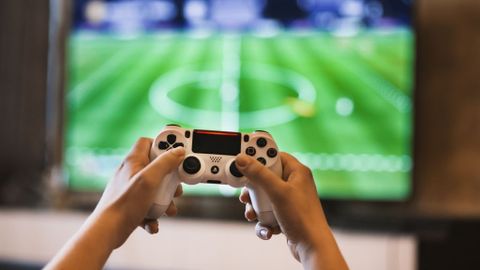 Adolescente mató a su familia porque le sacaron la Play y el wifi