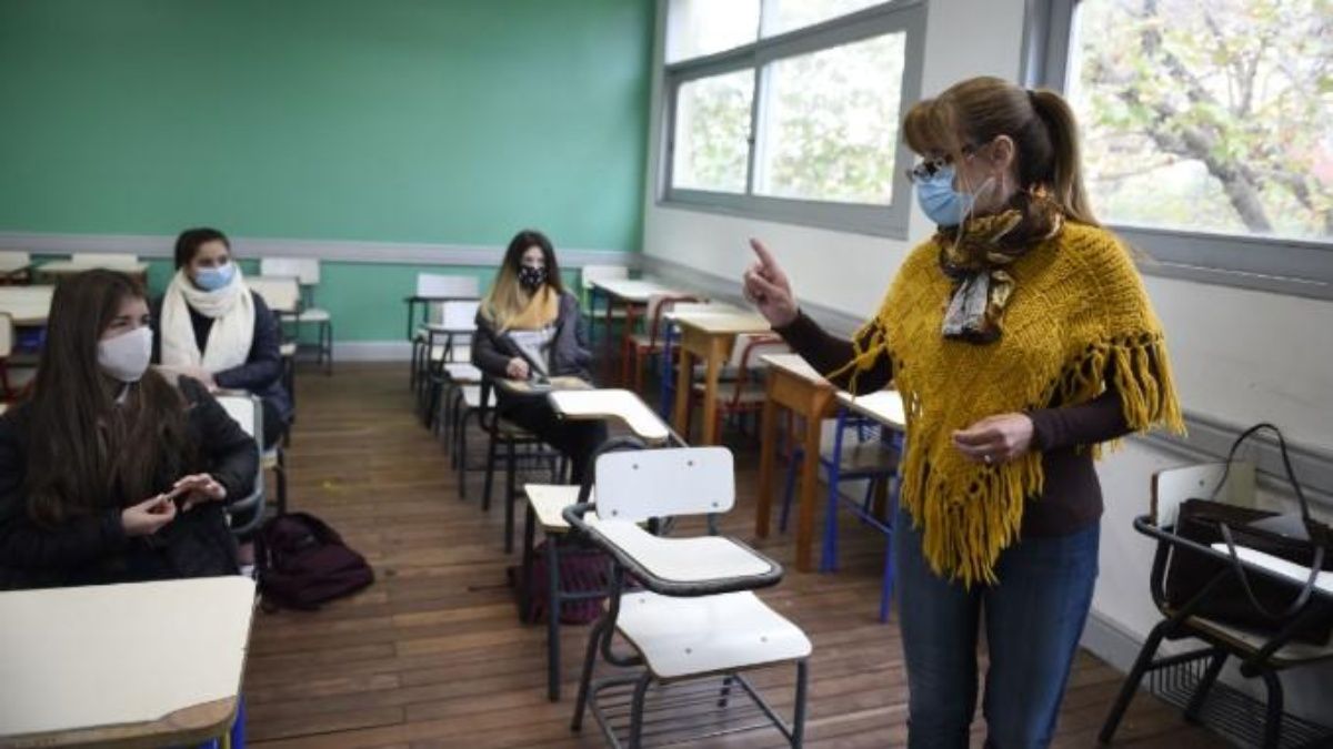Covid-19: tres universidades exigirán pase sanitario para asistir a clases presenciales