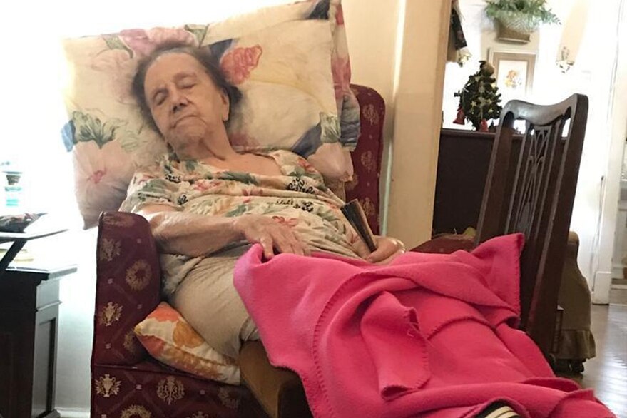 Tenía 94 años, sufría de cáncer y la estafaron con un testamento