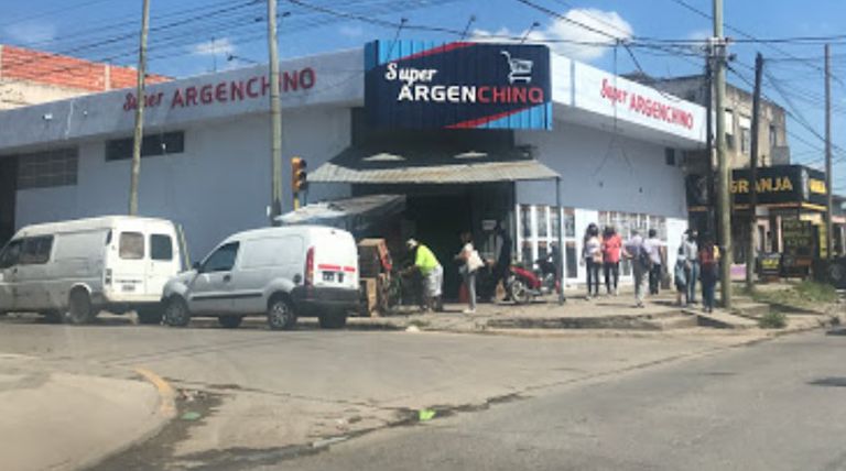 Un supermercadista chino mató a un ladrón encapuchado: era el carnicero de su comercio