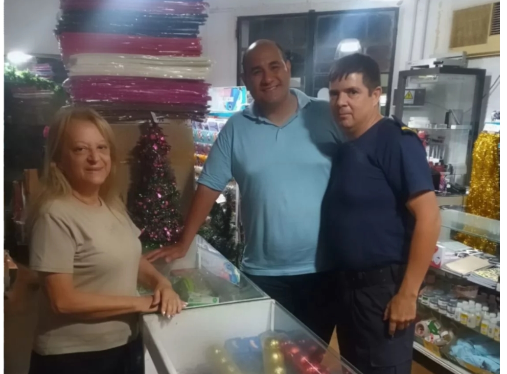 Corrientes: encontró un sobre con $157 mil en un cajero y lo devolvió