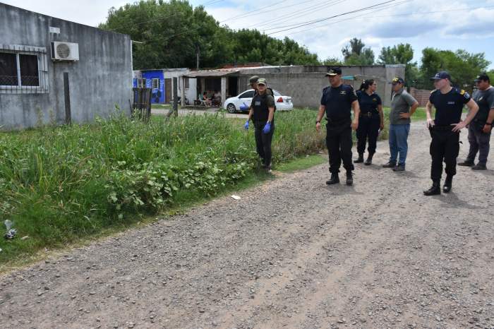 Corrientes: vio a los gendarmes y arrojó una mochilla llena de droga