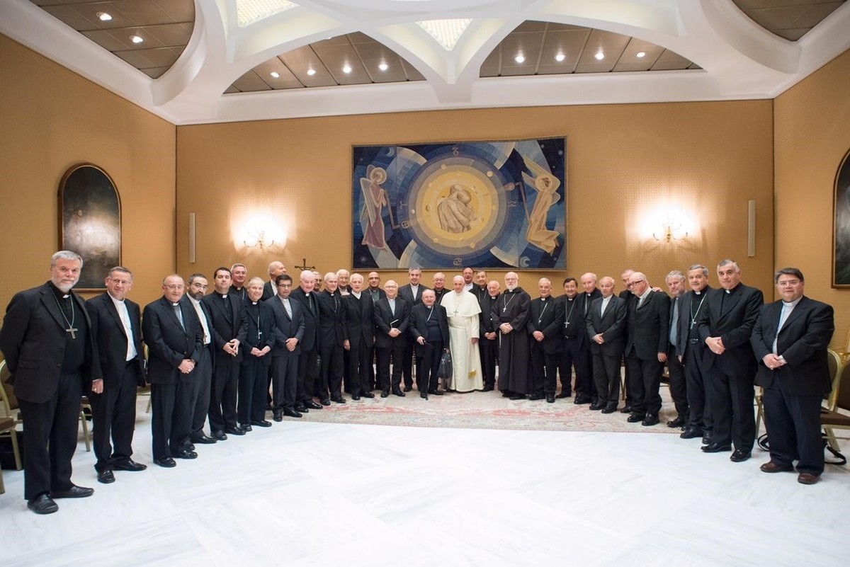 Todos los obispos de Chile ponen su renuncia a disposición del Papa Francisco por abusos sexuales