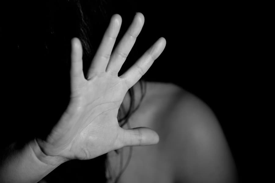 Violencia de género: la salvó la policía de ser atacada por su ex