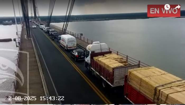 Serias demoras en el puente General Belgrano tras un accidente