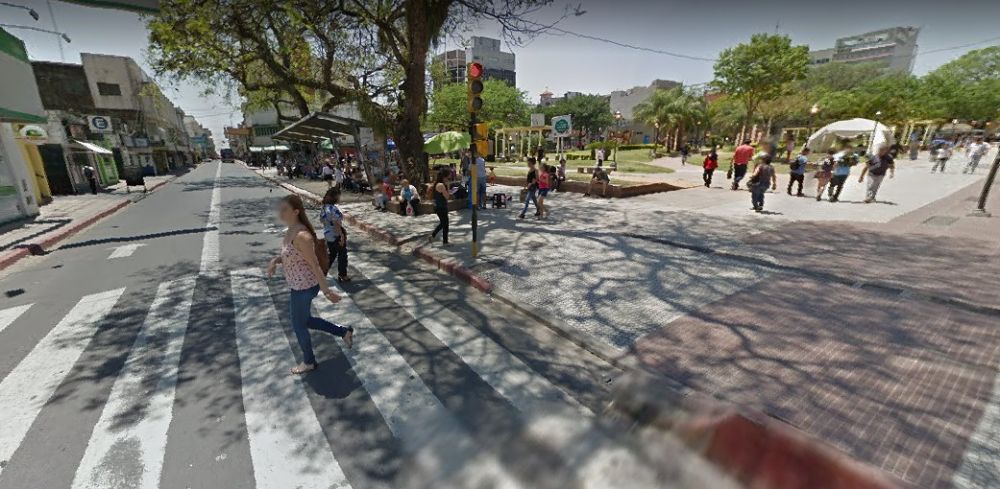 Capital: Remisero agredió a un disminuido visual cuando cruzaba la calle