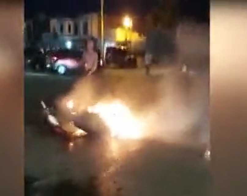 Corrientes: Llevaban un bidón de nafta en moto, chocaron y terminaron internados con graves quemaduras