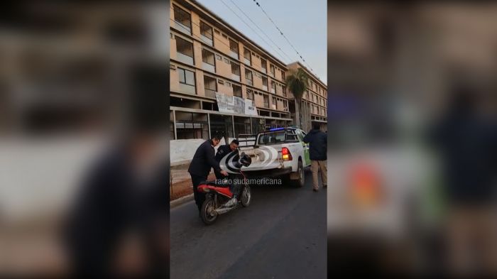 Corrientes: policías alcoholizados atropellaron a dos motociclistas