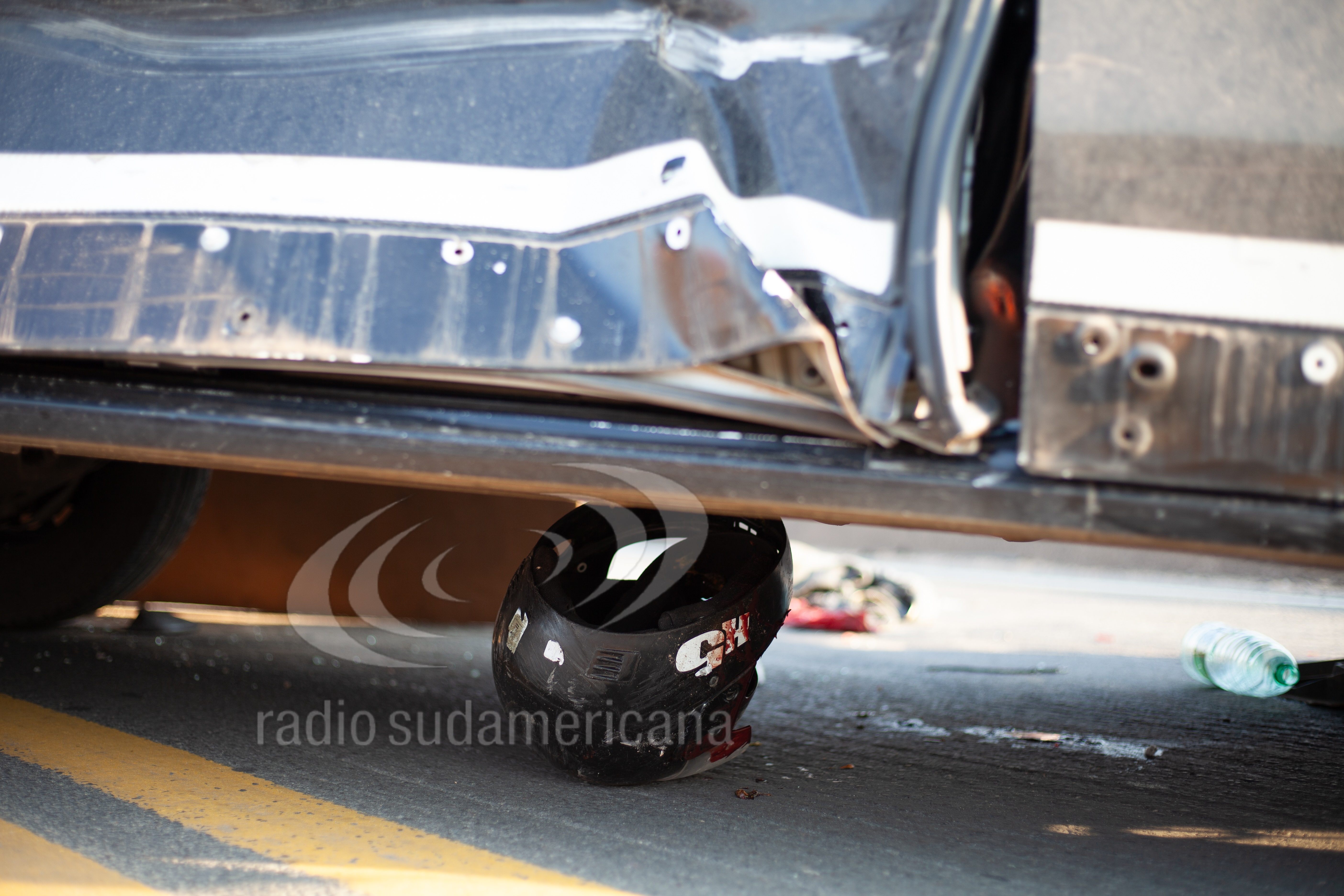 Falleció el motociclista que quedó atrapado en el choque múltiple en el Puente General Belgrano
