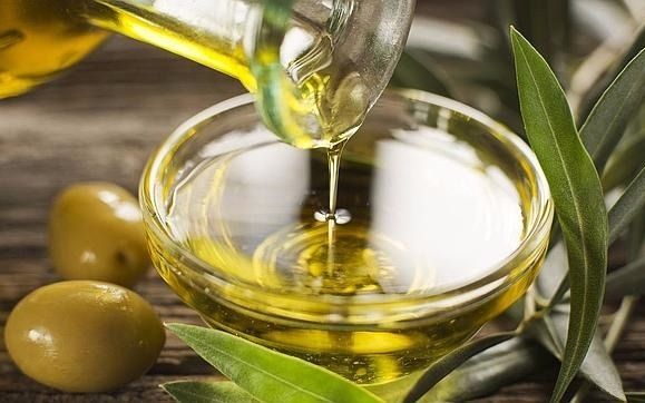 La Anmat prohibió la venta de tres aceites de oliva y uno de girasol