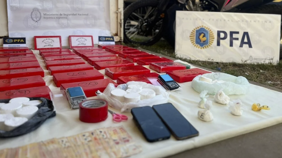 Corrientes: separan a una oficial subayudante vinculada a una banda narco
