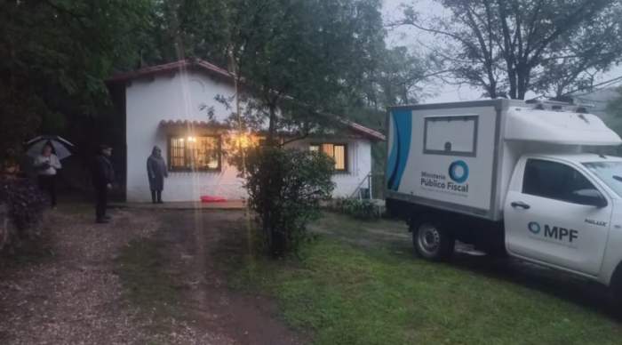 Un hombre asesinó a su expareja a puñaladas y luego se mató