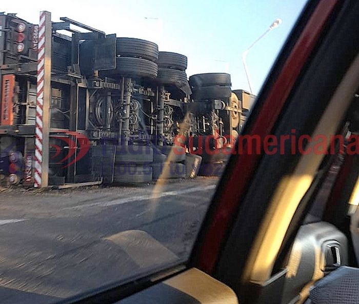 Camionero murió tras despiste y vuelco en "Cuatro Bocas"