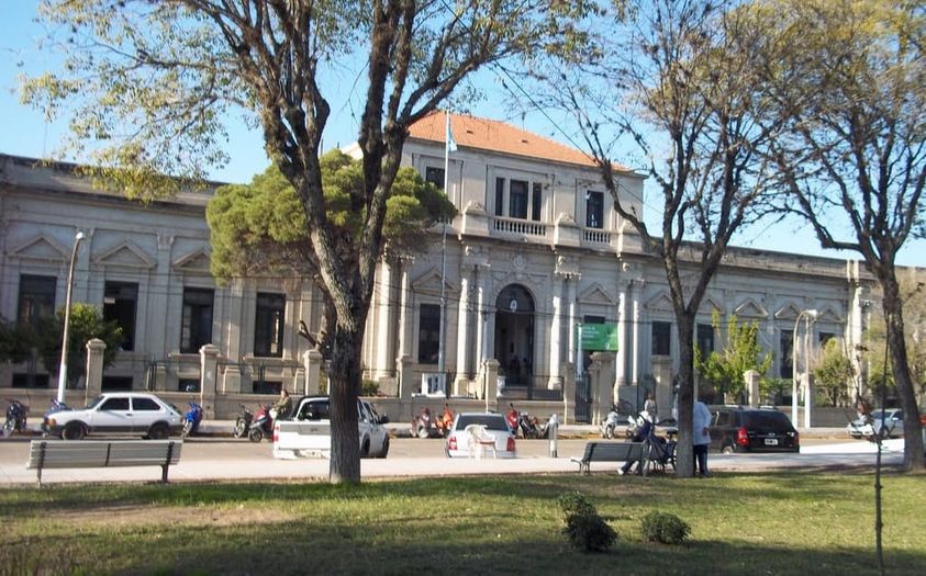 Esquina: Fue a la escuela el día de su cumpleaños y 15 compañeros lo molieron a golpes