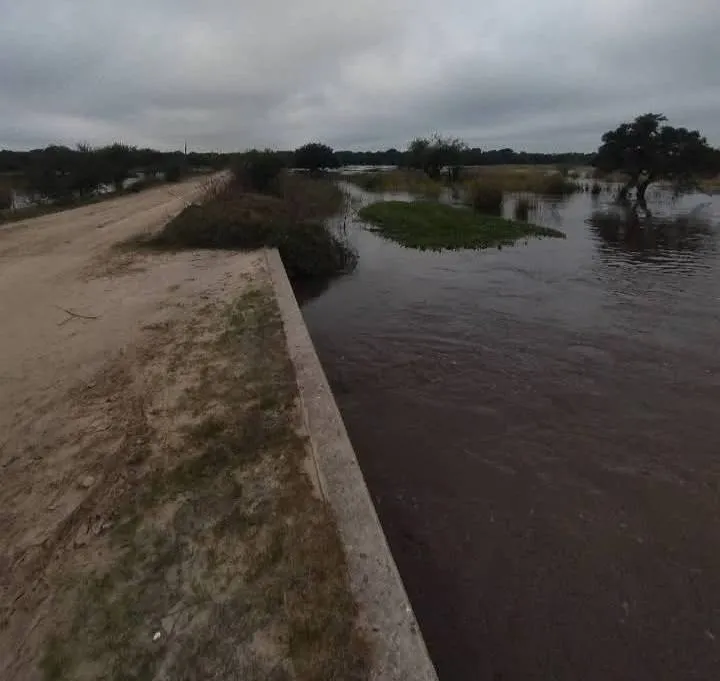 Alerta por crecida de los arroyos Sarandí y Barranca: podrían cortar la ruta