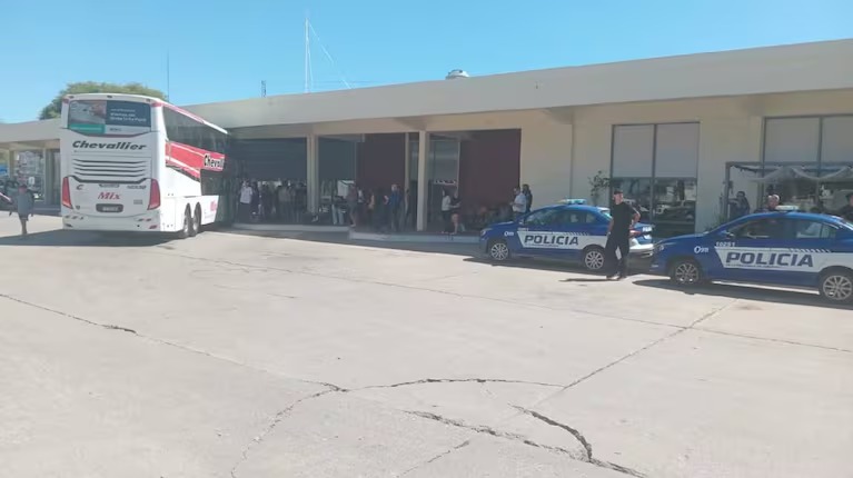 Córdoba: iban de viaje de egresados, los choferes dieron positivo en alcoholemia y sus reemplazos tampoco pasaron el test
