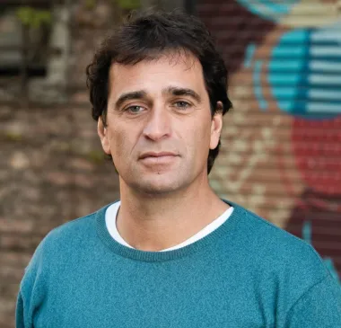 Denuncian a funcionario de Educación por "usurpación de título"