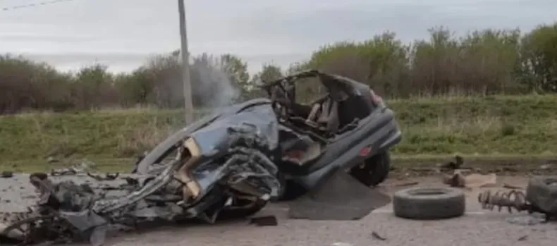 Tenía 16 años, manejaba en la ruta y murió tras chocar contra un camión en Córdoba