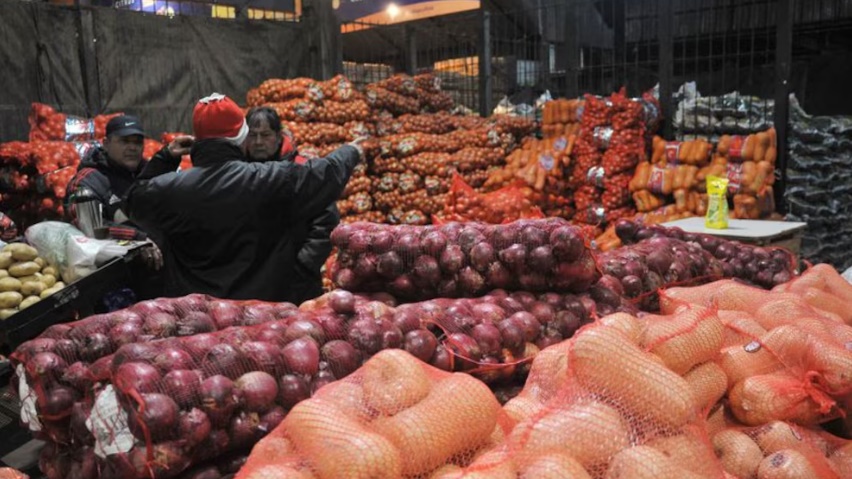 Las ventas de los supermercados cayeron 2,1% en julio, pero se mantienen “en verde” en el acumulado anual