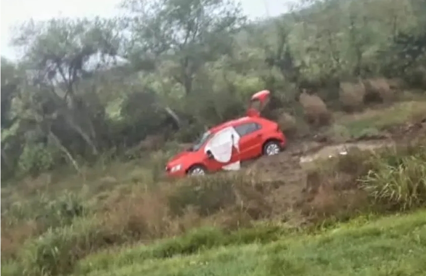 Itatí: un auto volcó y dos personas terminaron en el hospital