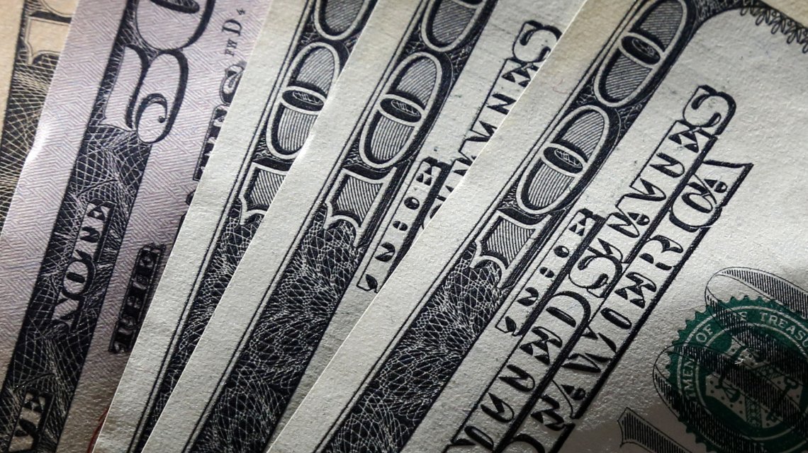 El dólar subió 24 centavos y termina la semana por encima de los $46