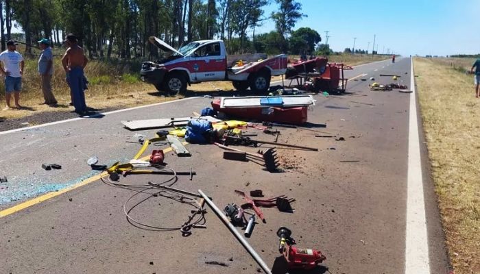 Murió bombero tras volcar vehículo en el que iba a sofocar un incendio