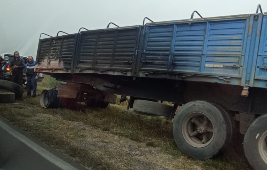 Camión cargado con piedras terminó destruido por el fuego en una ruta de Corrientes