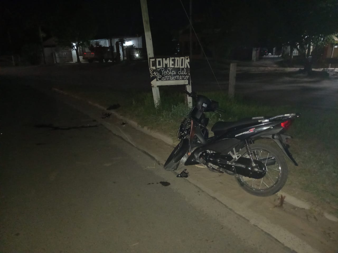 Esquina: motociclista murió tras ser rozado por un camión con acoplado