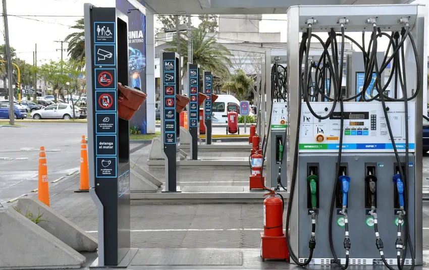 YPF bajará 4% los precios de la nafta y el gasoil a partir de este jueves