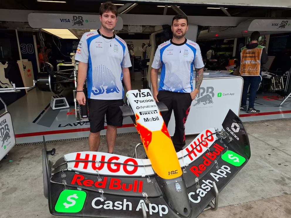 Los mecánicos que dejaron un equipo de Fórmula 1 para armar uno de F4 y ayudar a los pilotos argentinos