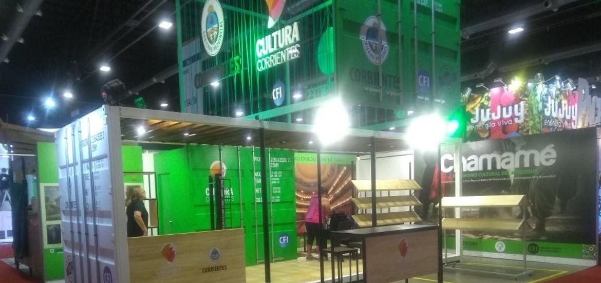 Corrientes finaliza el armado de su stand en la Feria Internacional del Libro